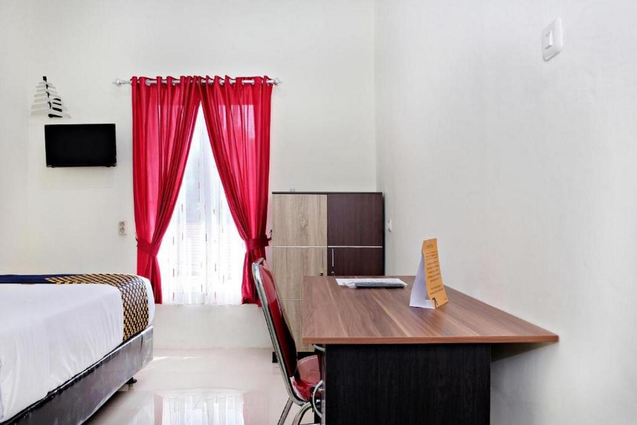 SPOT ON 2616 Pondok Danesti Syariah Makassar Bagian luar foto