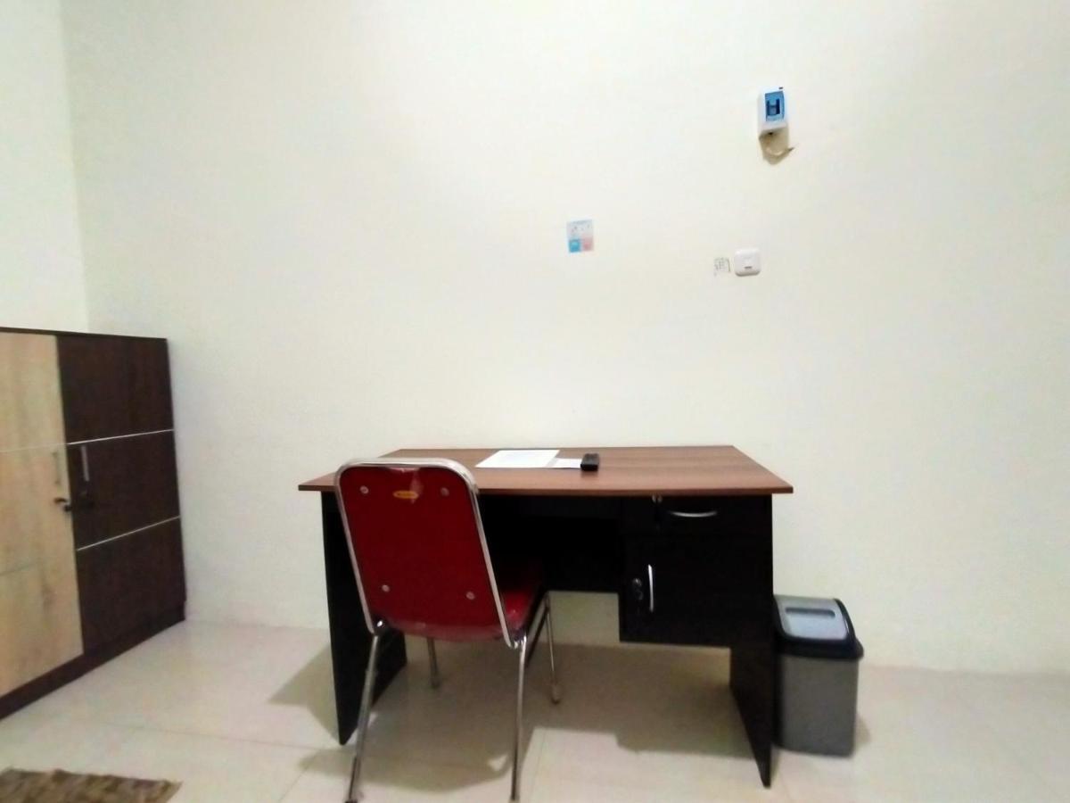 SPOT ON 2616 Pondok Danesti Syariah Makassar Bagian luar foto