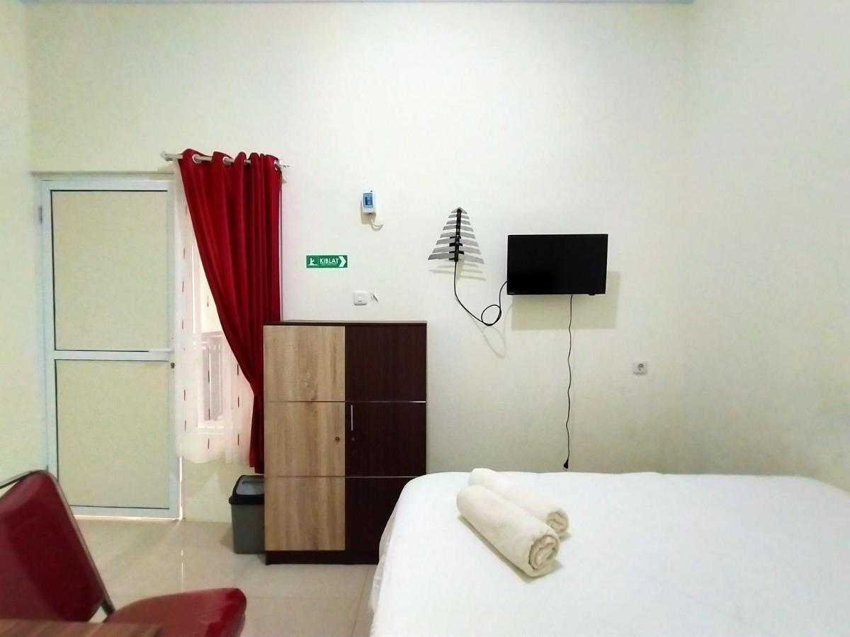 SPOT ON 2616 Pondok Danesti Syariah Makassar Bagian luar foto