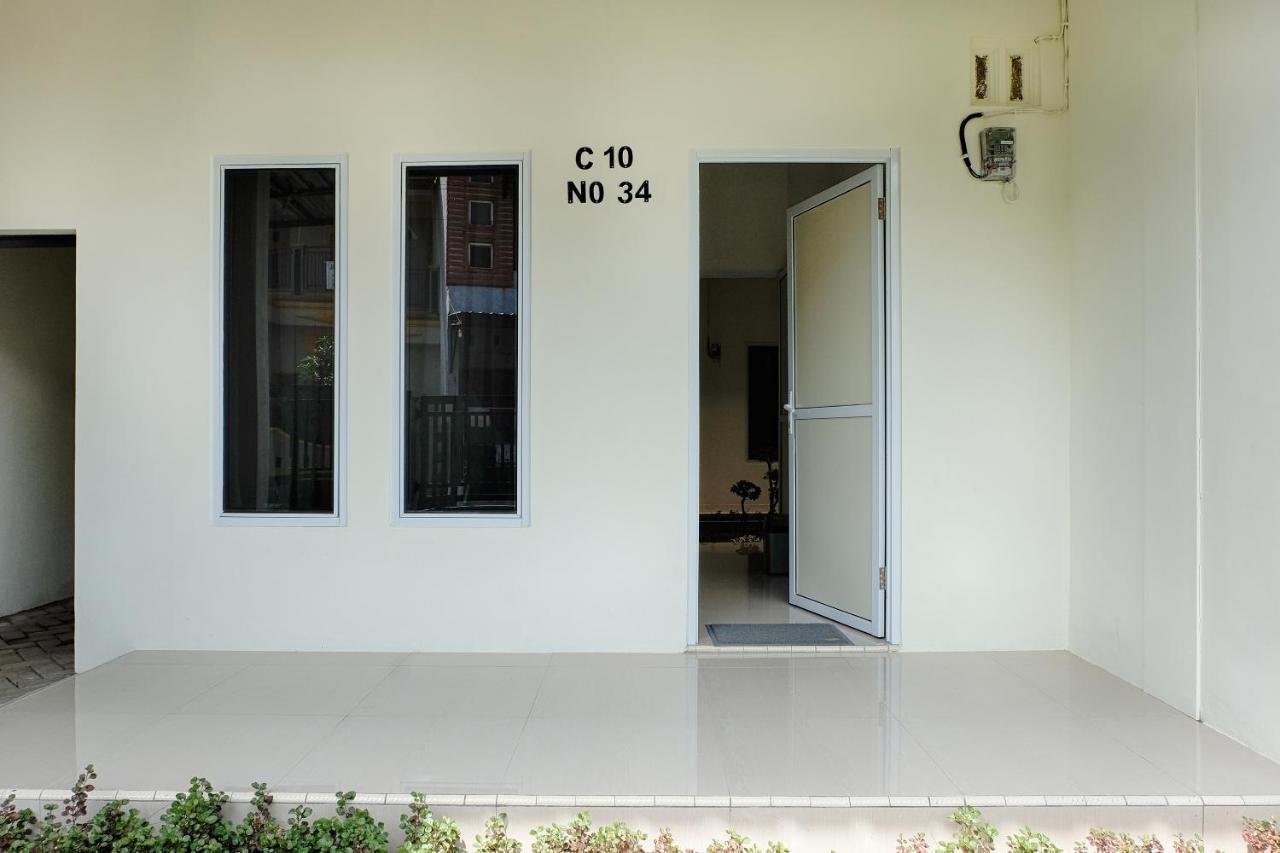 SPOT ON 2616 Pondok Danesti Syariah Makassar Bagian luar foto