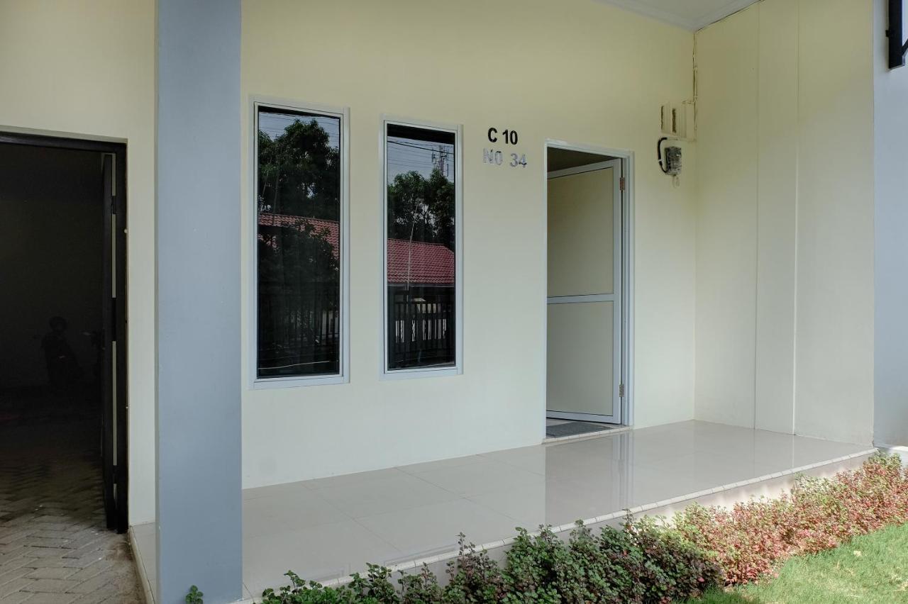 SPOT ON 2616 Pondok Danesti Syariah Makassar Bagian luar foto