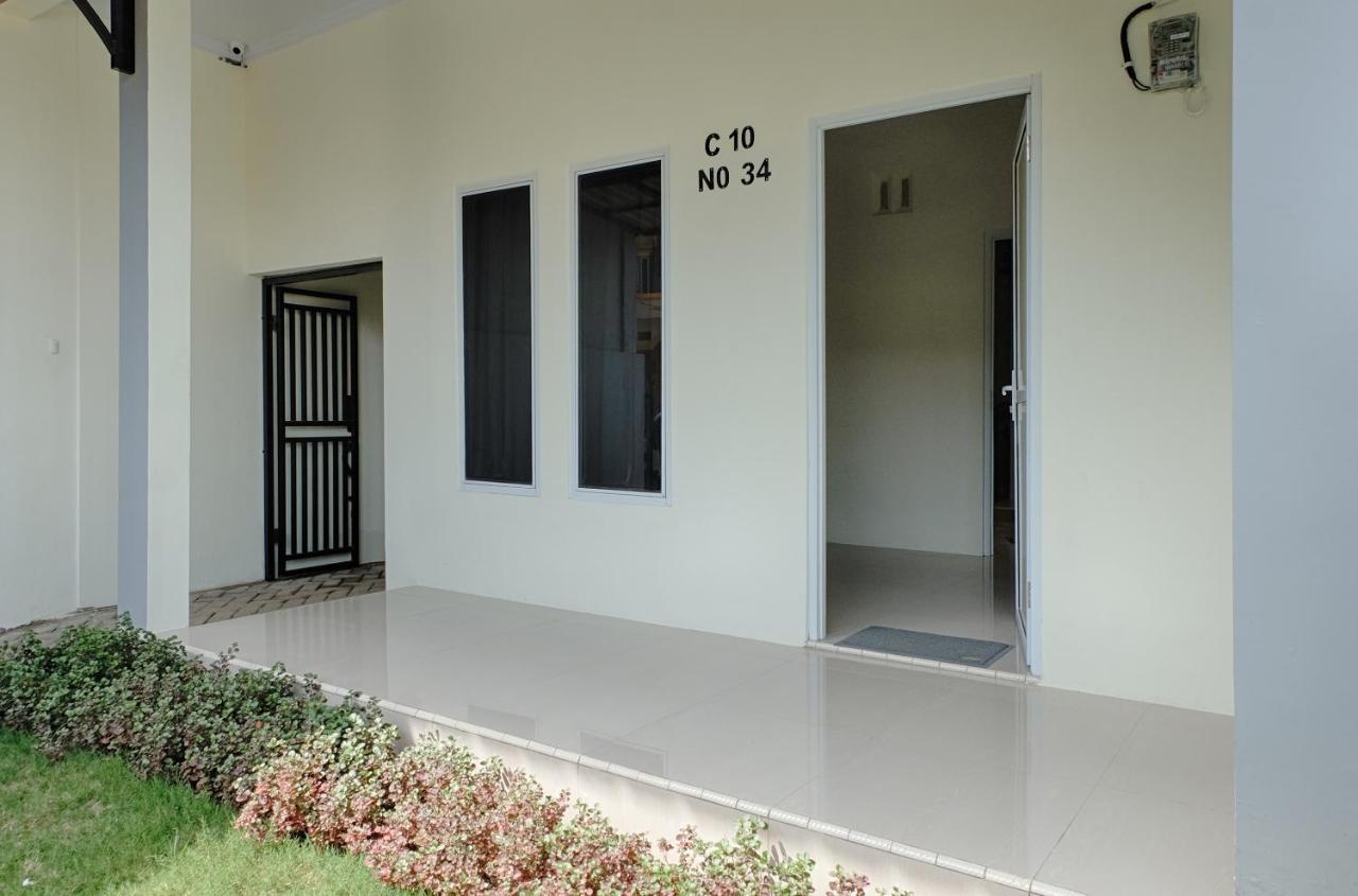 SPOT ON 2616 Pondok Danesti Syariah Makassar Bagian luar foto